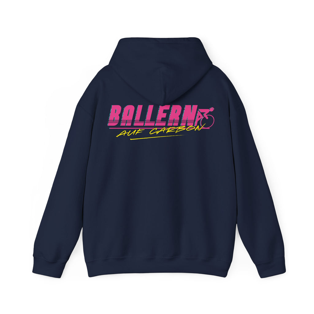 Ballern auf Carbon Hoodie Schwarz – Rennrad Pullover Natureholix – Modelansicht im Lifestyle-Setting