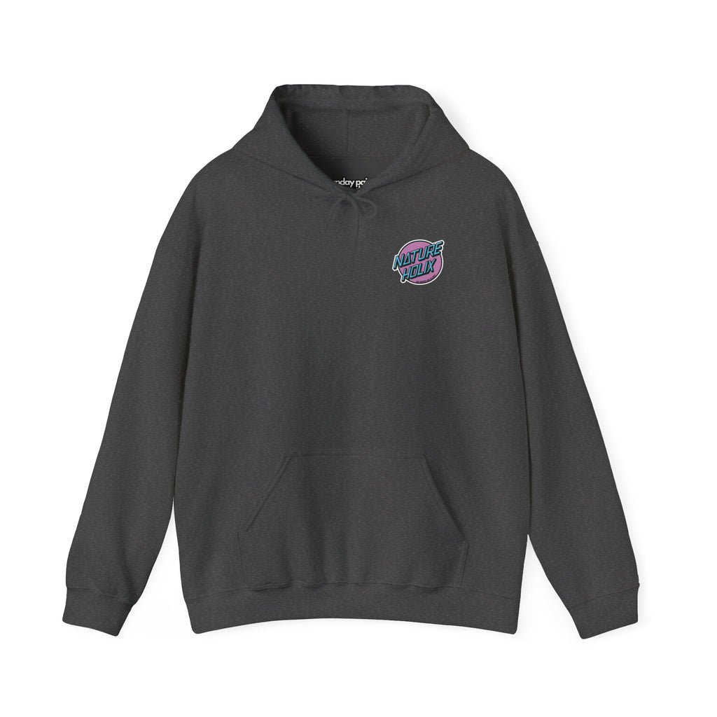 Natureholix 80er Jahre Hoodie – Retro Cycling Pullover Herren – Modelansicht im Lifestyle-Setting