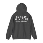 Sunday Pain Club Minimal Hoodie Navy – Cycling Pullover Natureholix – Modelansicht im Lifestyle-Setting