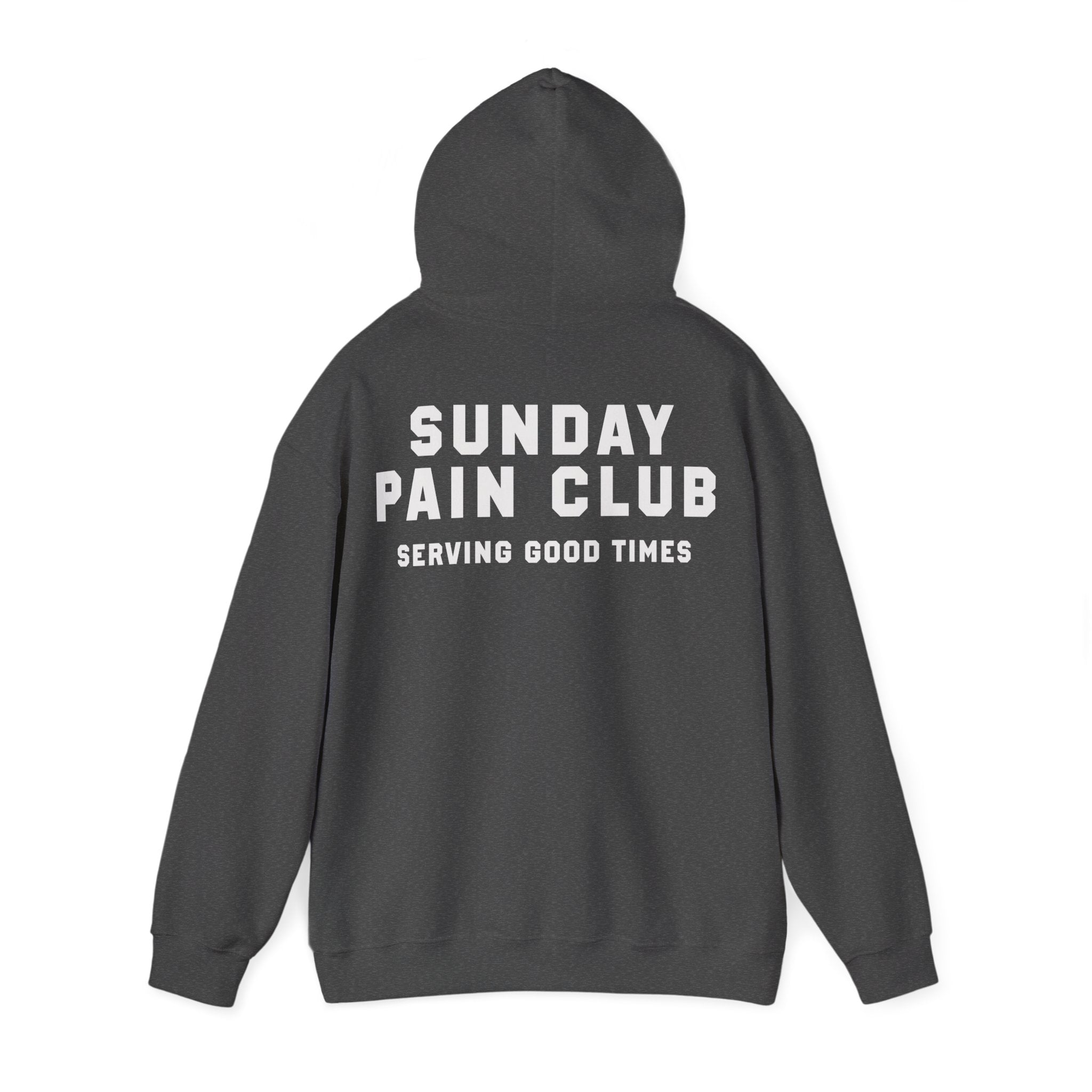 Sunday Pain Club Minimal Hoodie Navy – Cycling Pullover Natureholix – Modelansicht im Lifestyle-Setting